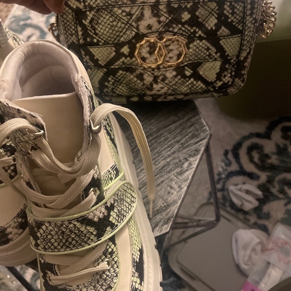 Purse - Picture 1 of 1